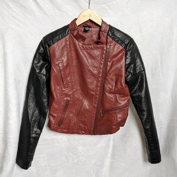 Rue21 Black & Wine Vegan Leather Cropped Jacket - Picture 3 of 11